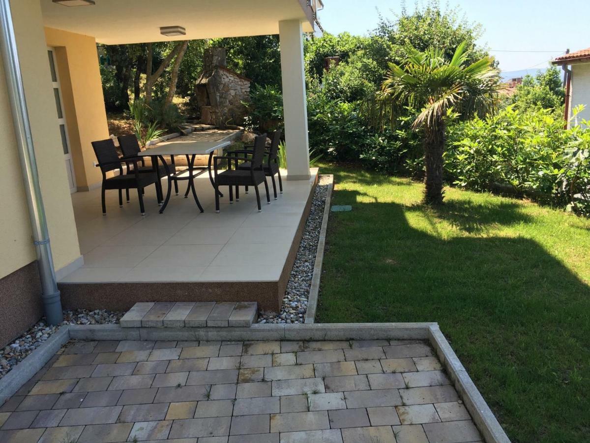Villa Rudy Holiday Home Njivice Exteriör bild